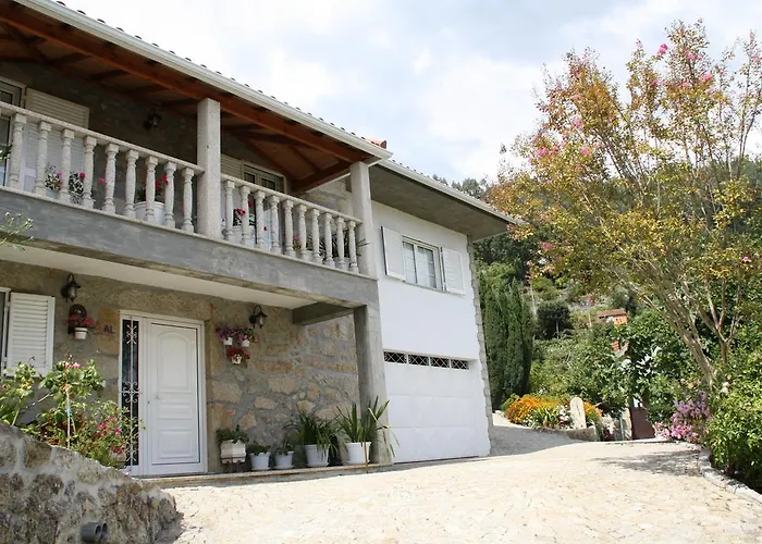 Konukevi Castelo Dos Sonhos Valadares (Viseu)
